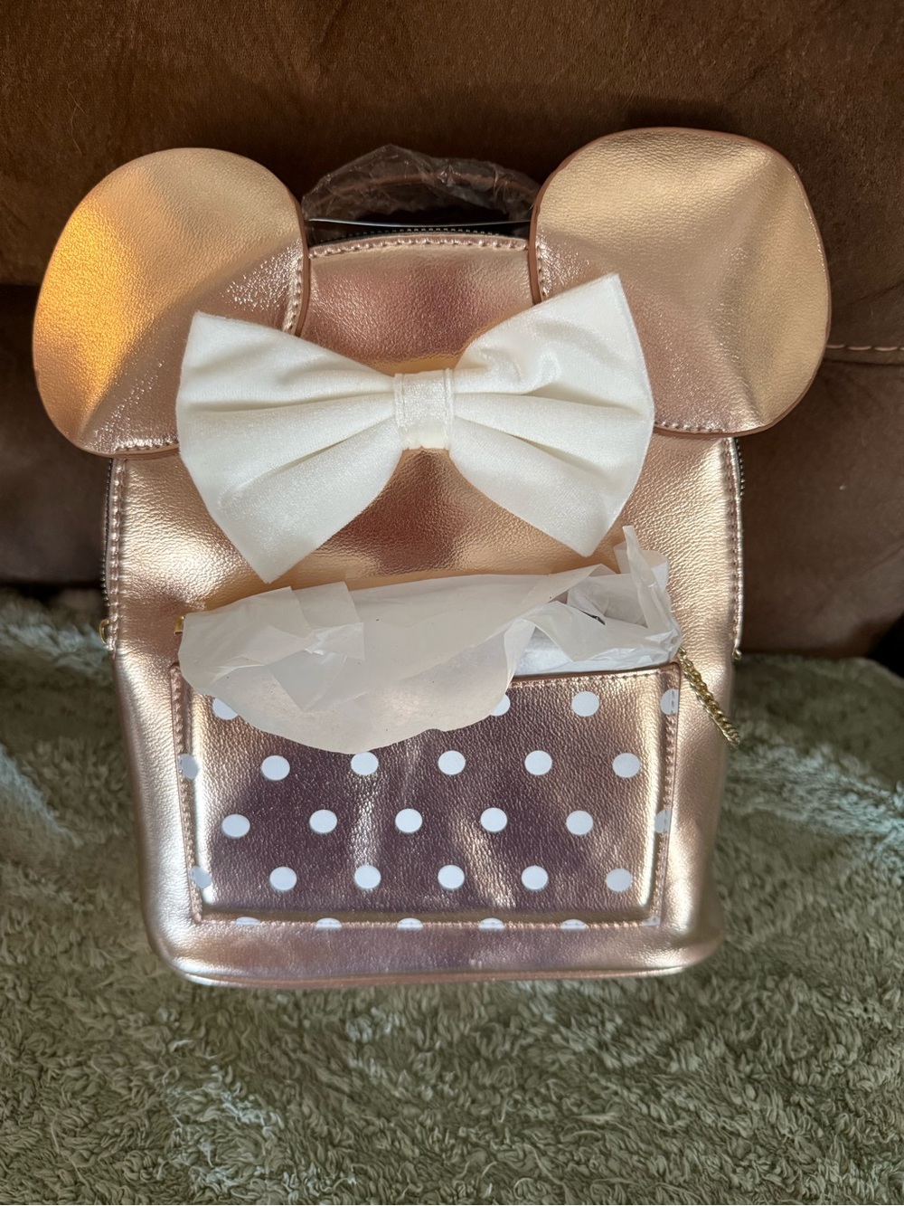 Bioworld Disney Amigo Minnie Mouse 11 Inch Detachable Pouch Mini-Backpack